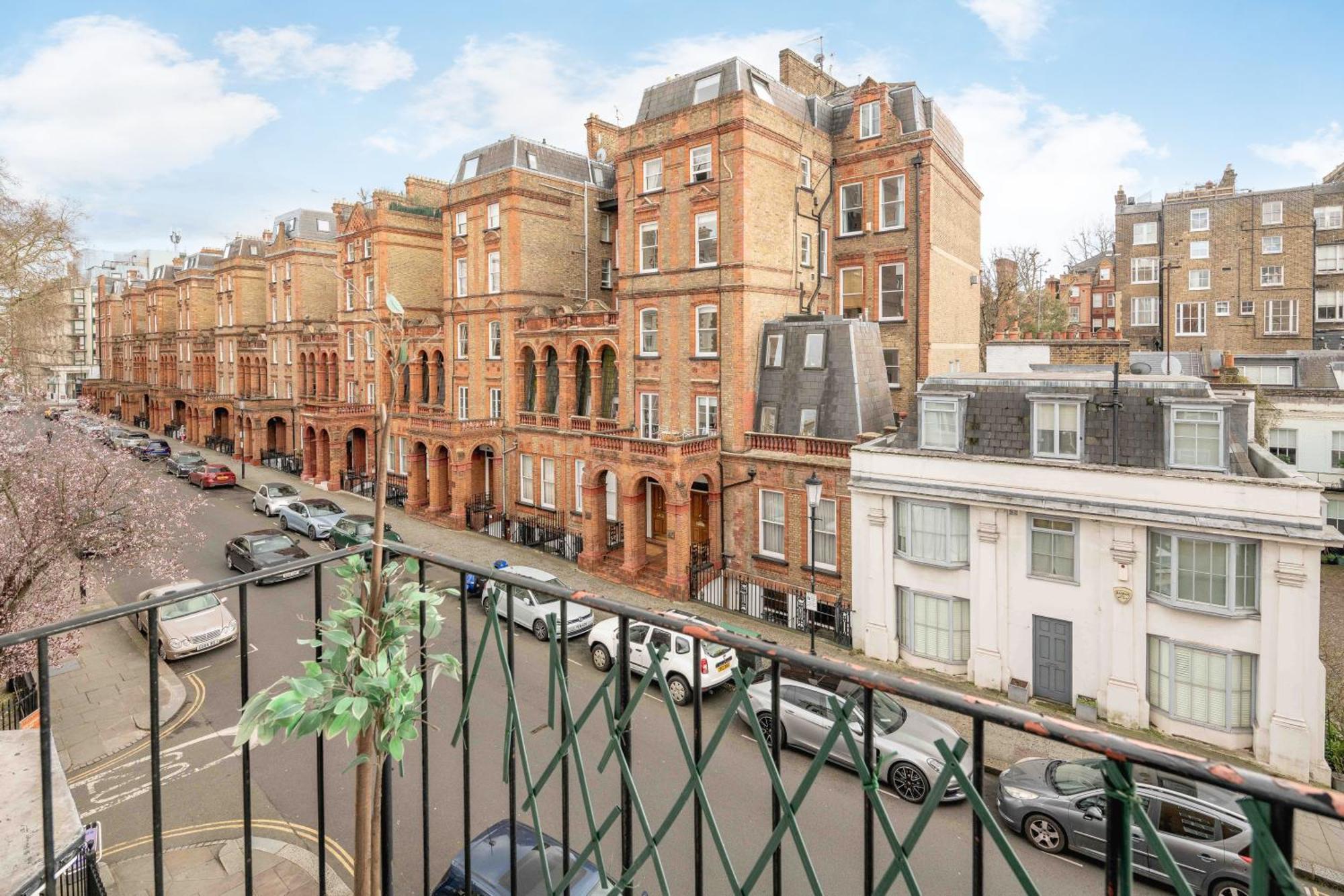 Flat In South Kensington-unique-stylish Apartment London